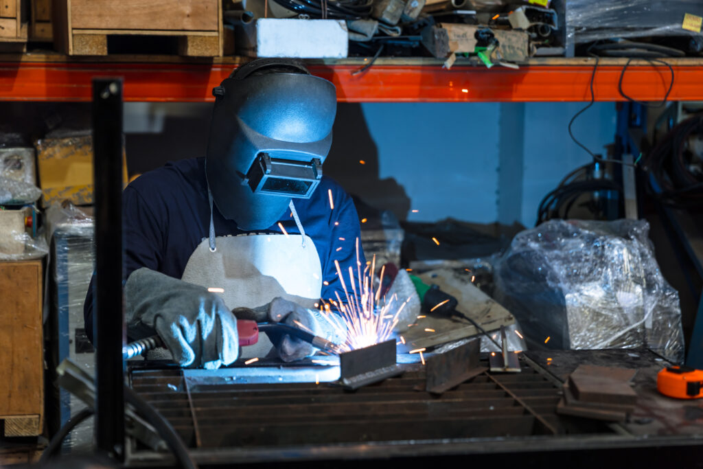 mantenimiento-industrial-en-fabricas-y-plantas-scaled